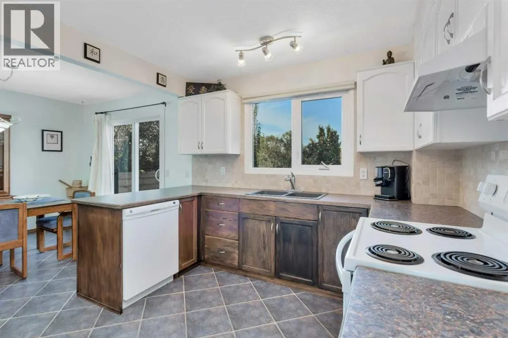 56 Lakeview Crescent