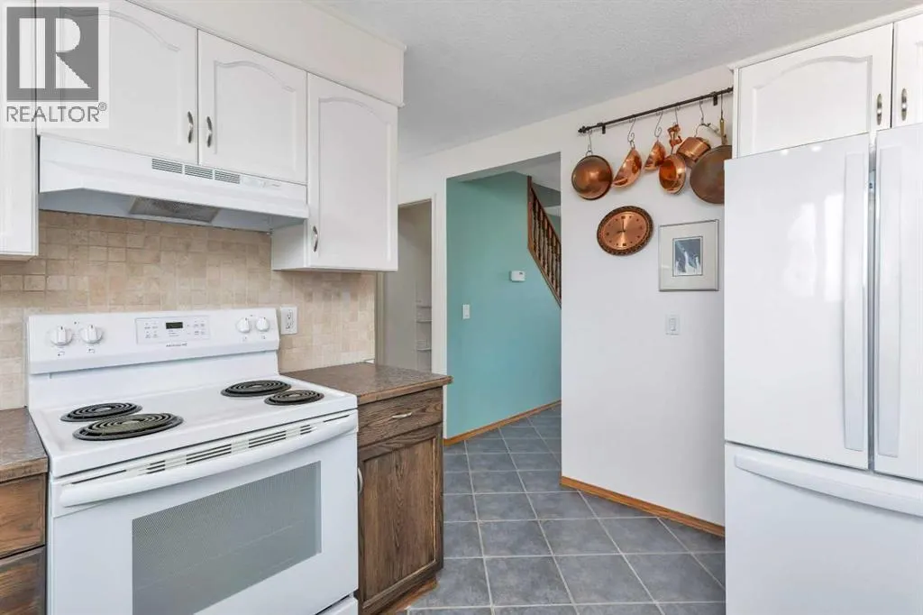 56 Lakeview Crescent