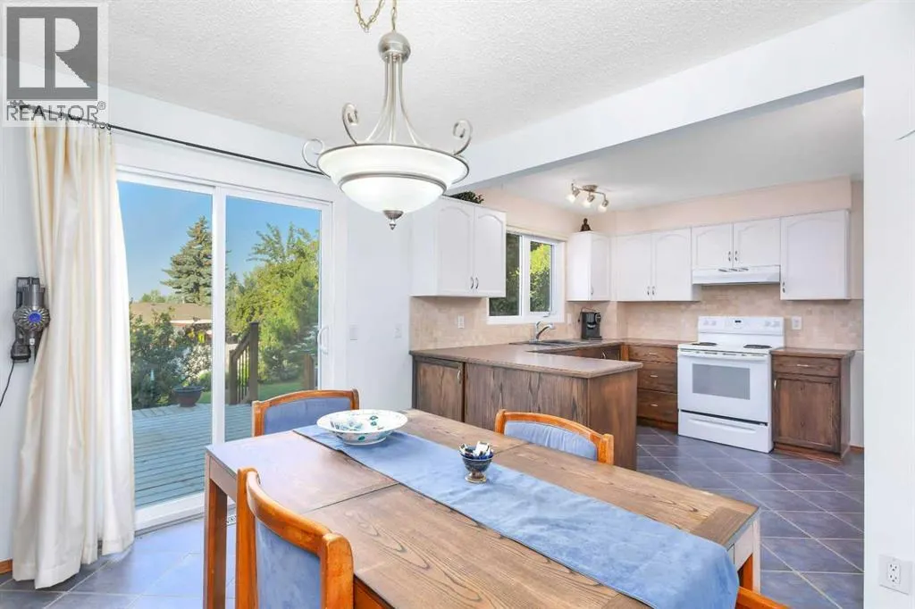 56 Lakeview Crescent