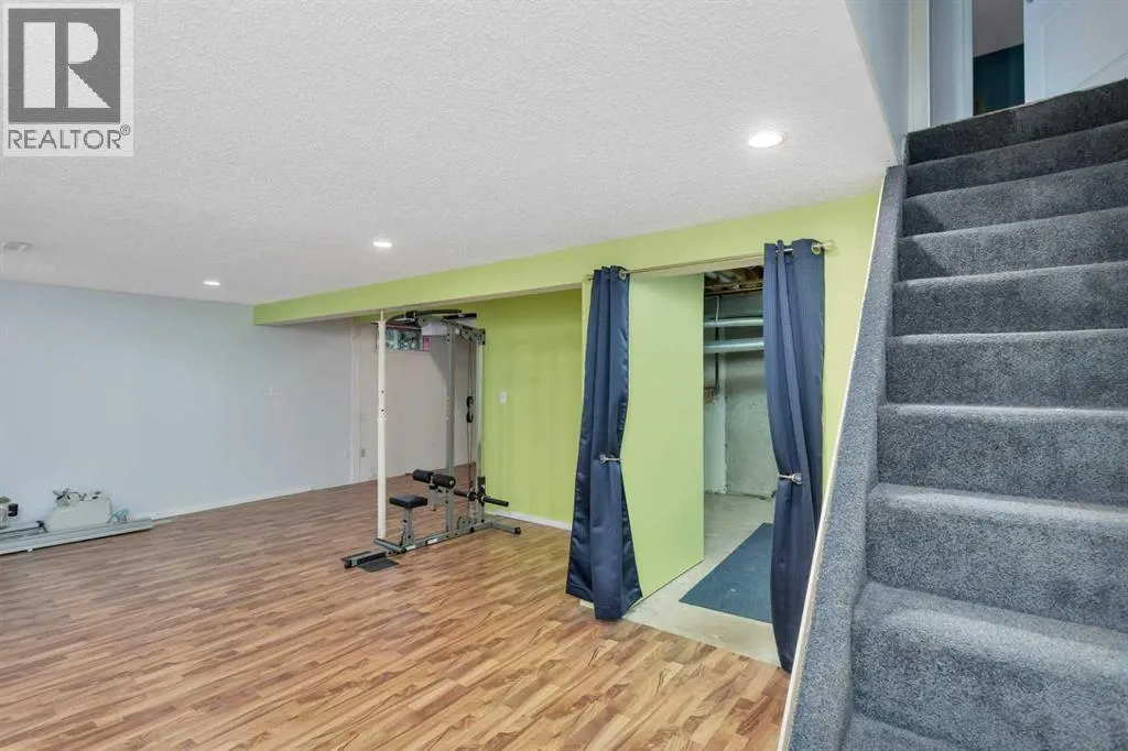 56 Lakeview Crescent