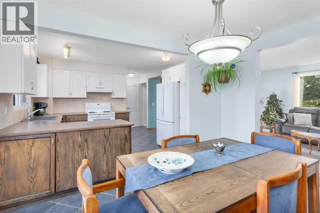 56 Lakeview Crescent