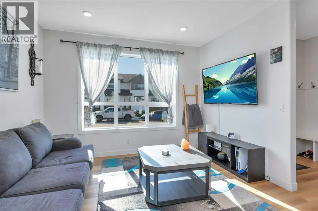 25 Inglis Crescent