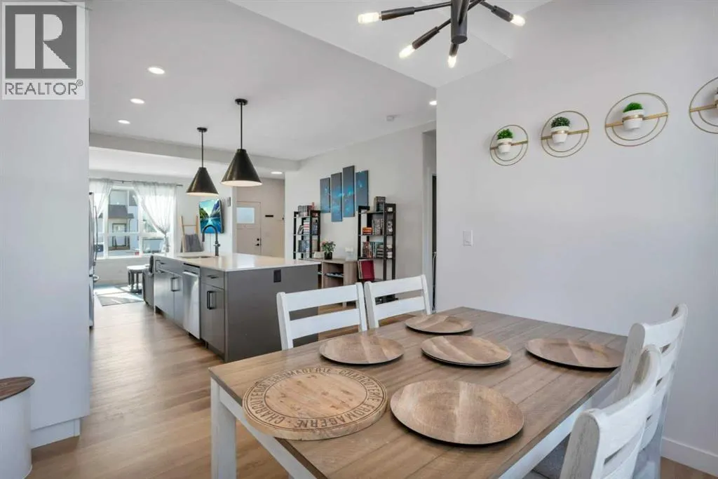 25 Inglis Crescent