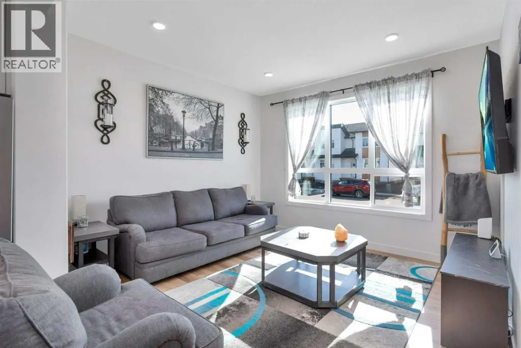25 Inglis Crescent