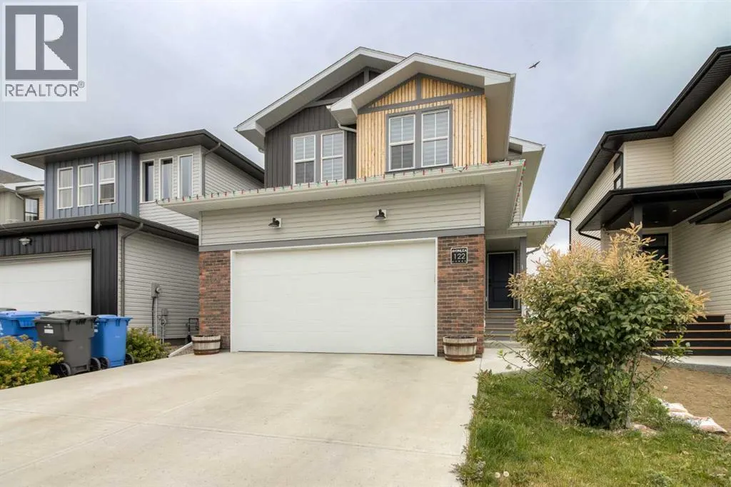 122 Greywolf Road N