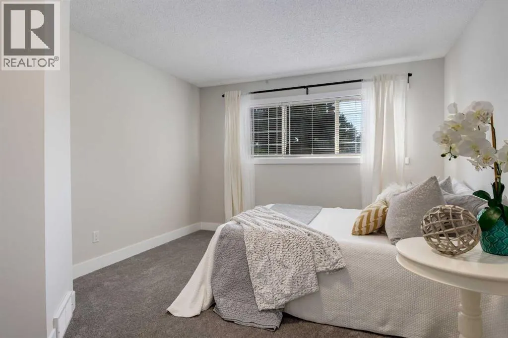 16 Millrise Green SW