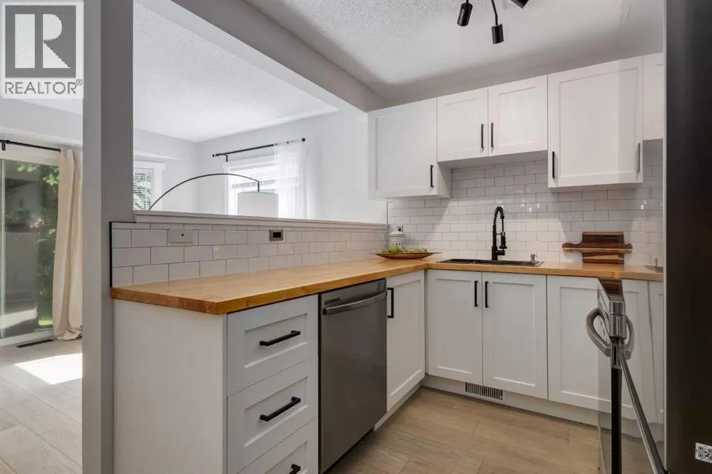 16 Millrise Green SW