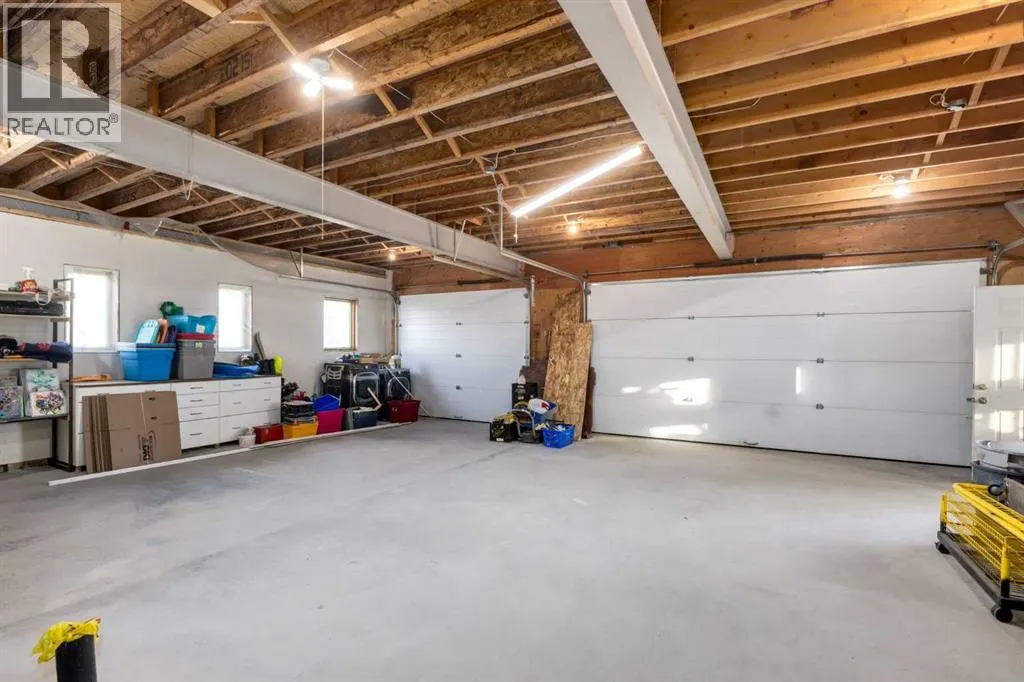 119016 273 Avenue E
