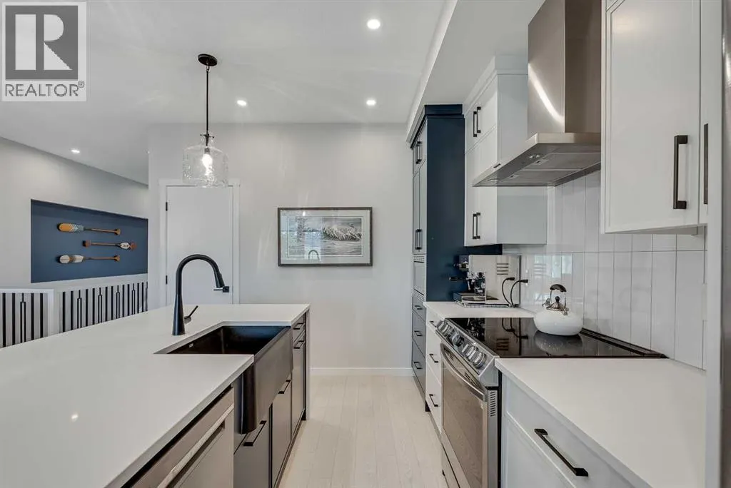 709 Marine Drive SE