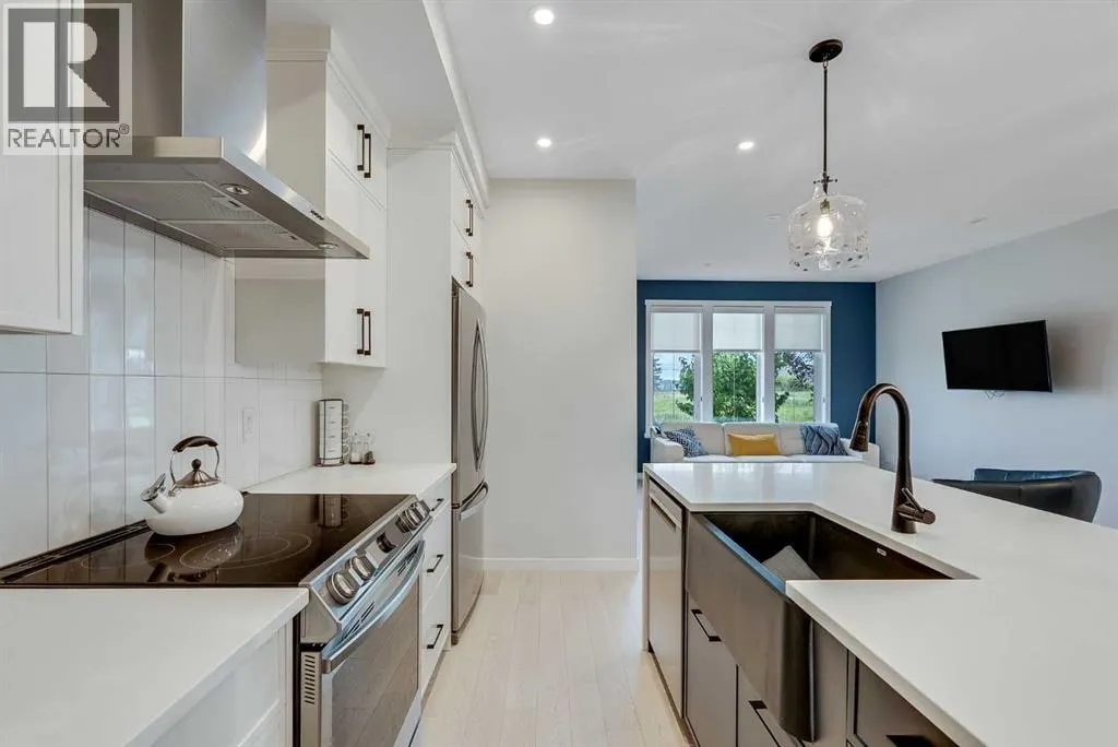 709 Marine Drive SE