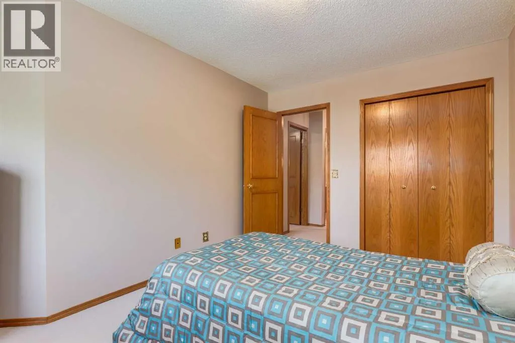 180 Edgevalley Circle NW