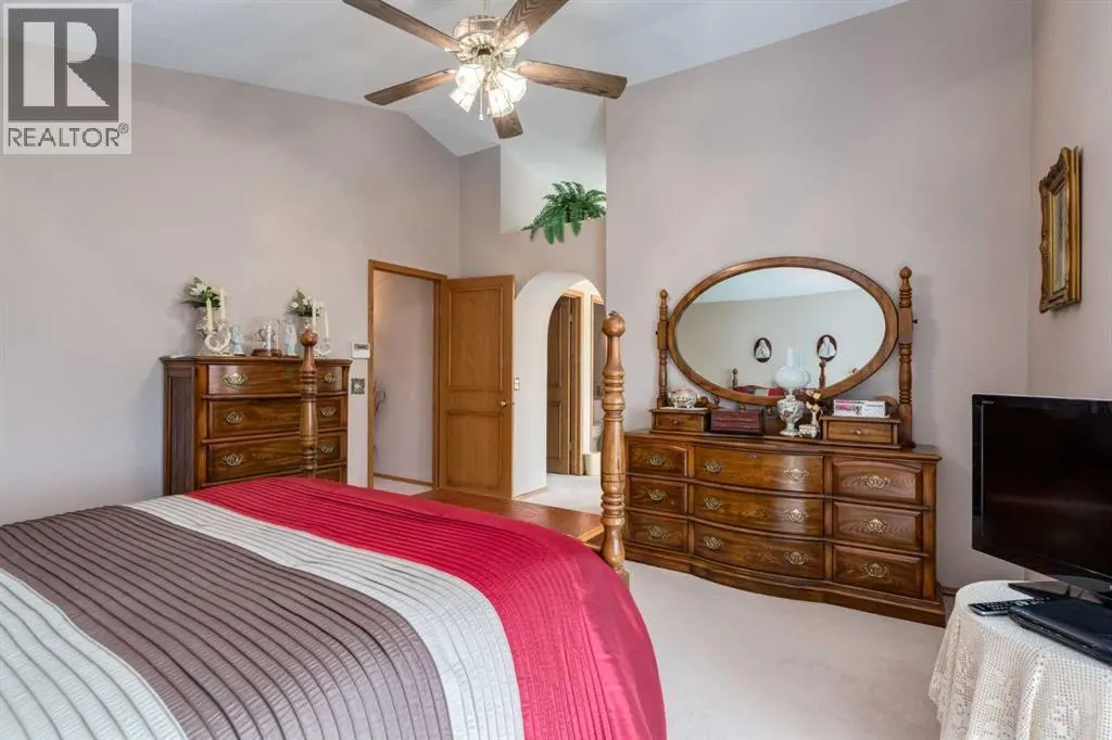 180 Edgevalley Circle NW