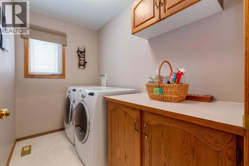 180 Edgevalley Circle NW