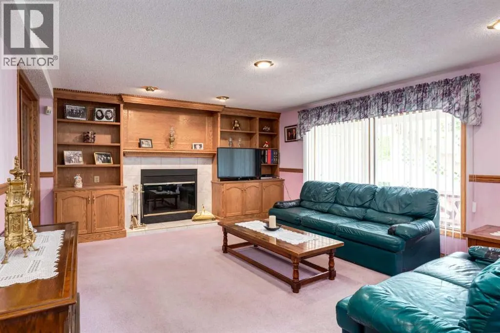 180 Edgevalley Circle NW