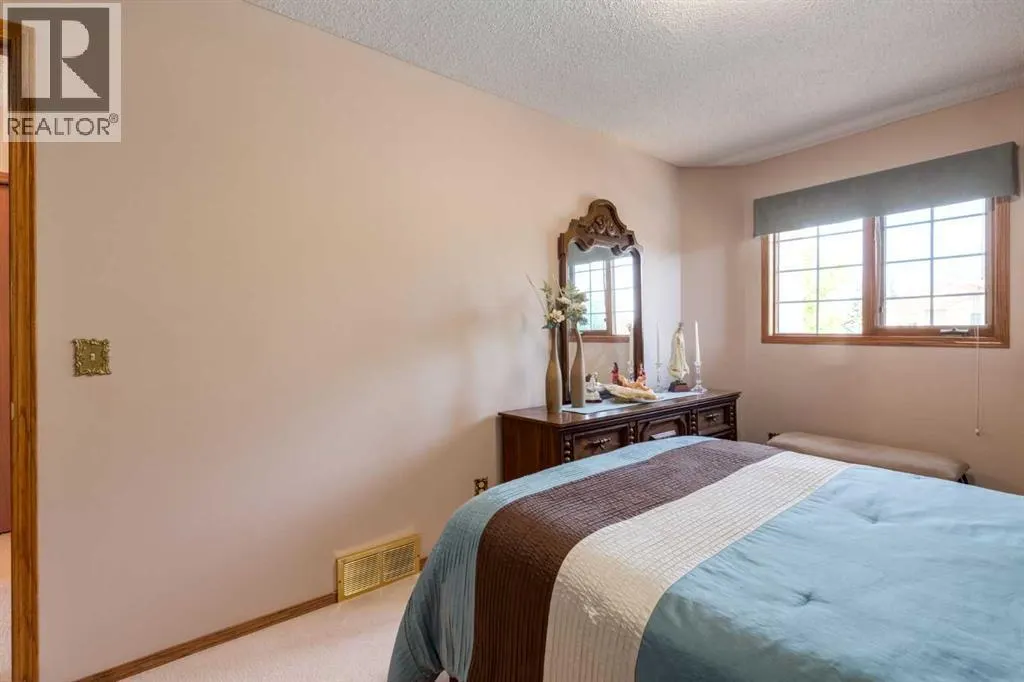 180 Edgevalley Circle NW