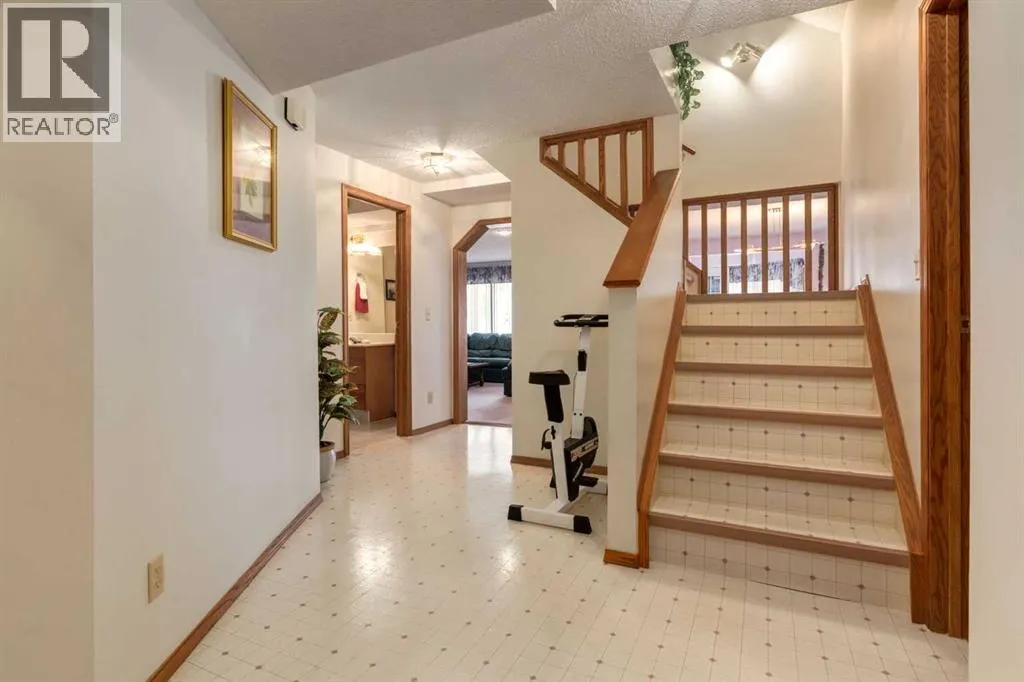 180 Edgevalley Circle NW