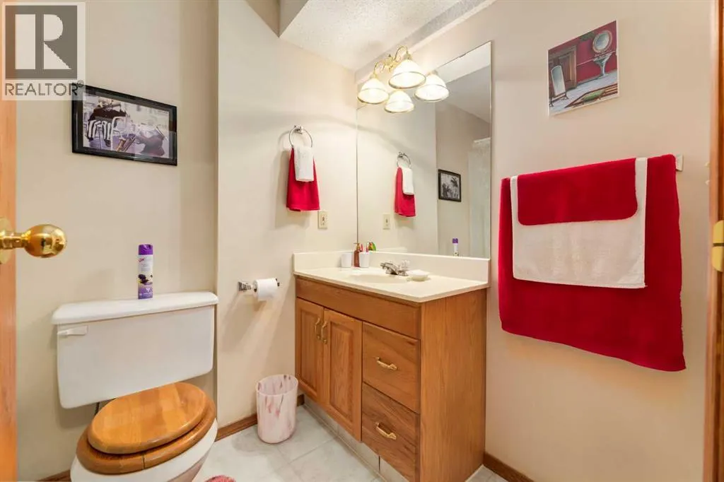 180 Edgevalley Circle NW