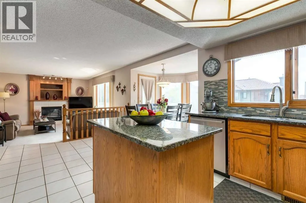 180 Edgevalley Circle NW