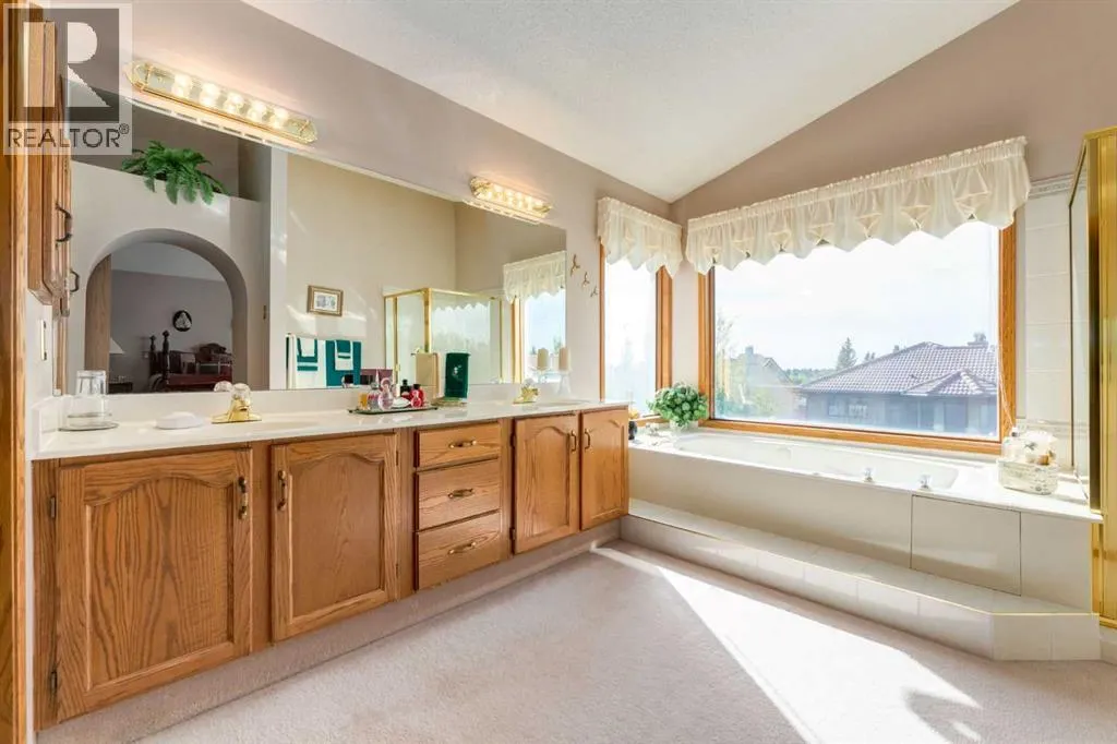 180 Edgevalley Circle NW