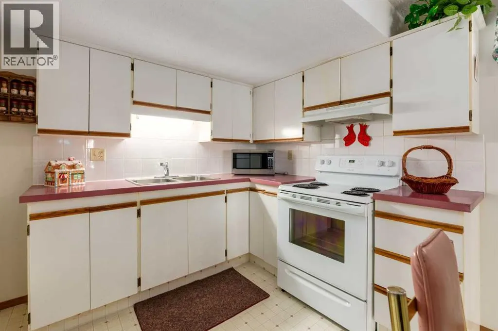180 Edgevalley Circle NW