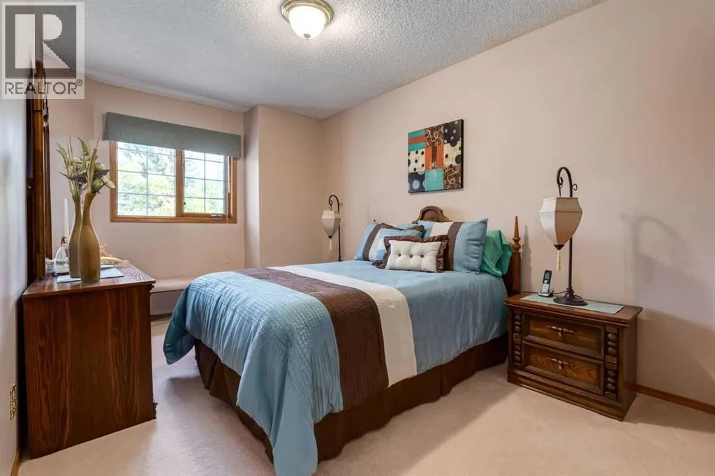180 Edgevalley Circle NW
