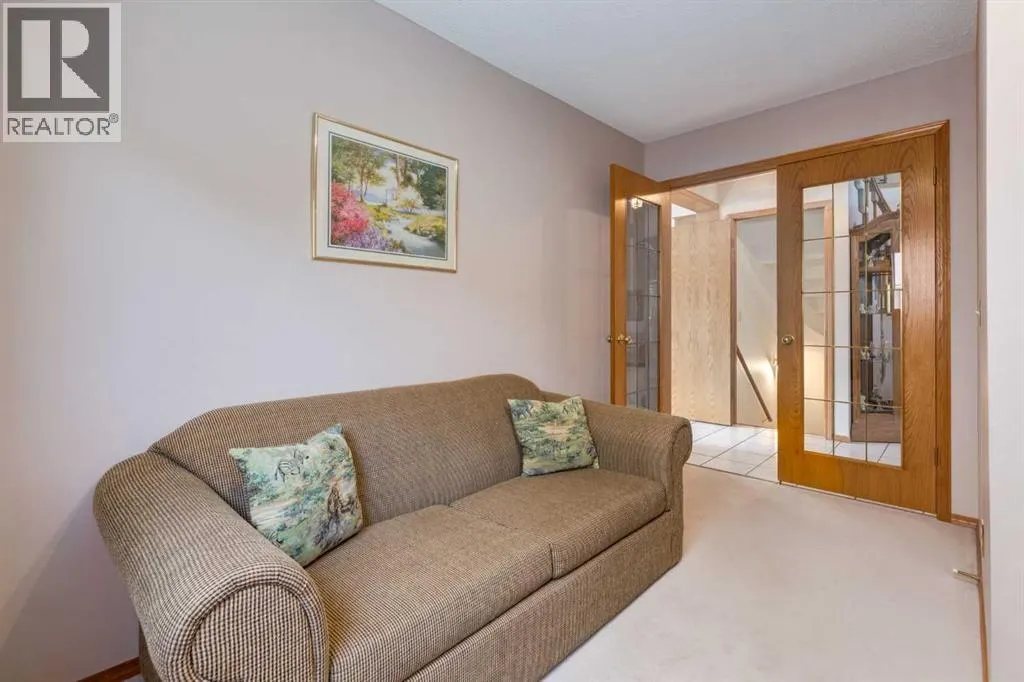 180 Edgevalley Circle NW