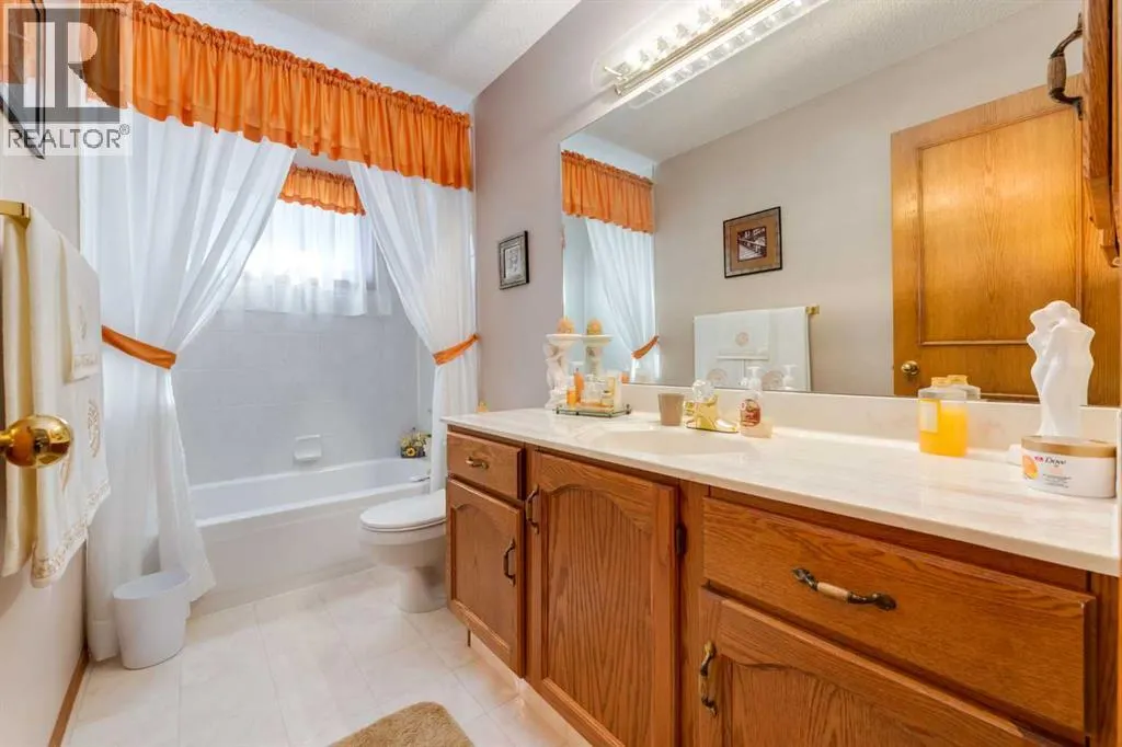 180 Edgevalley Circle NW
