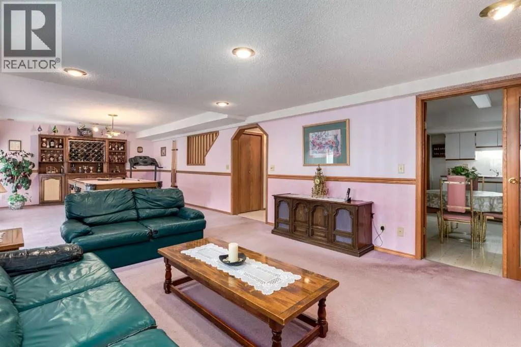 180 Edgevalley Circle NW