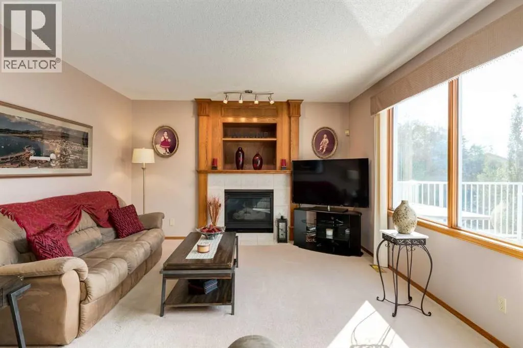180 Edgevalley Circle NW