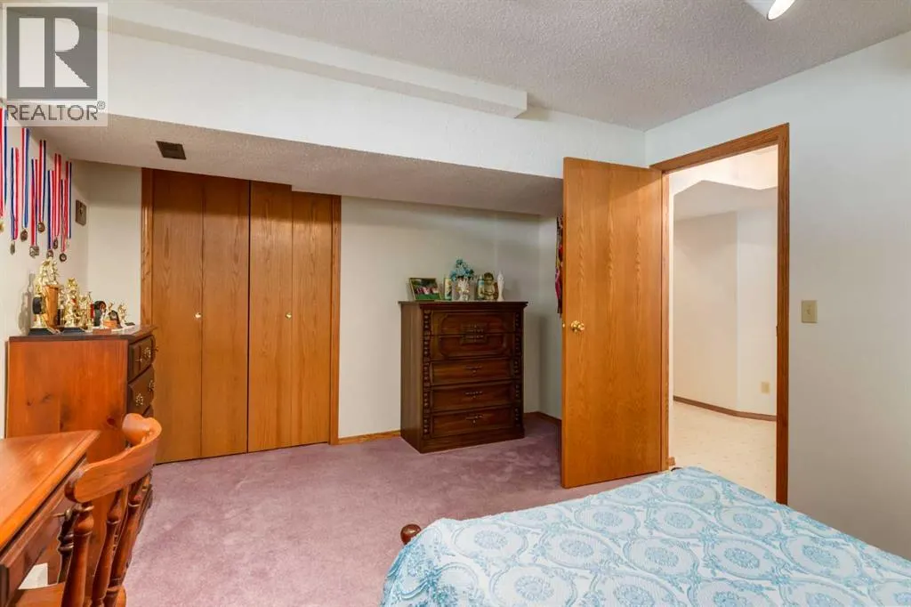 180 Edgevalley Circle NW