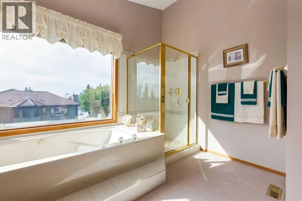 180 Edgevalley Circle NW
