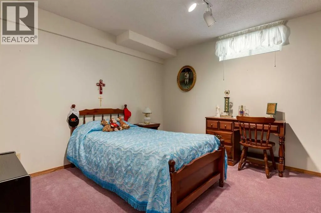 180 Edgevalley Circle NW