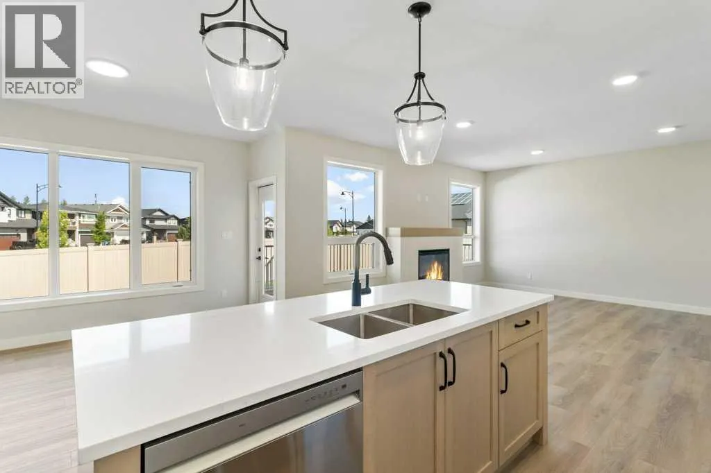 16 Eaton Crescent