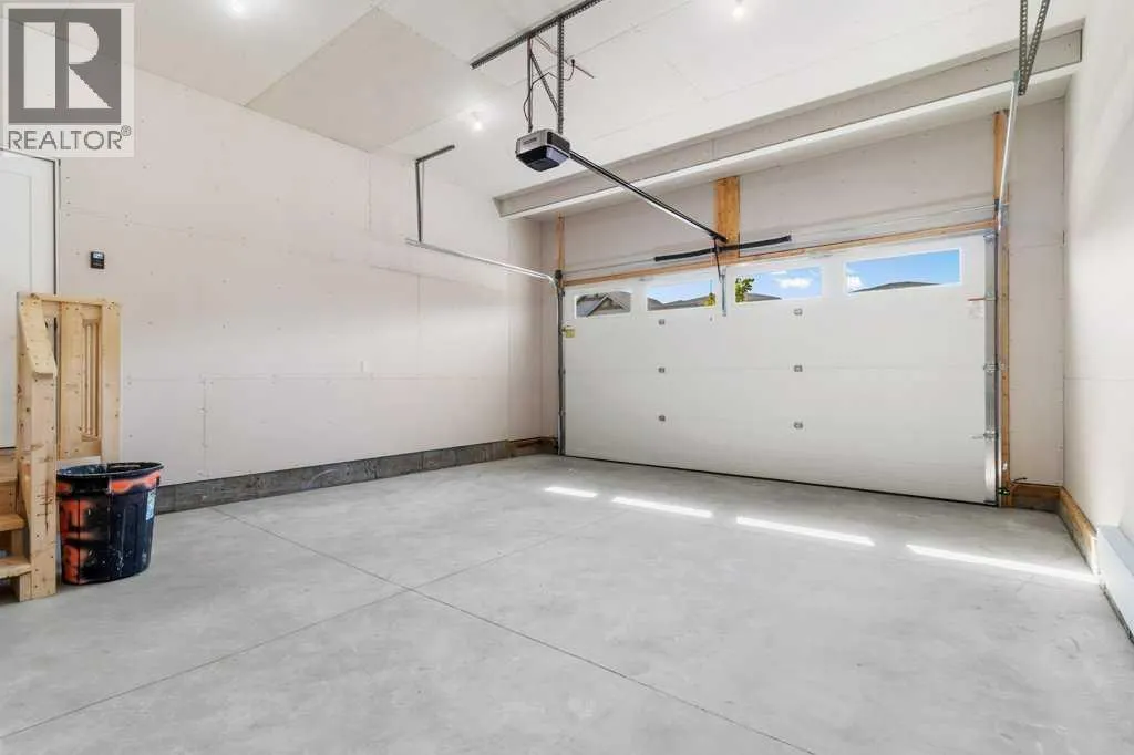 16 Eaton Crescent