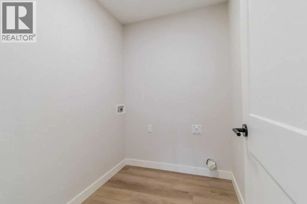 16 Eaton Crescent