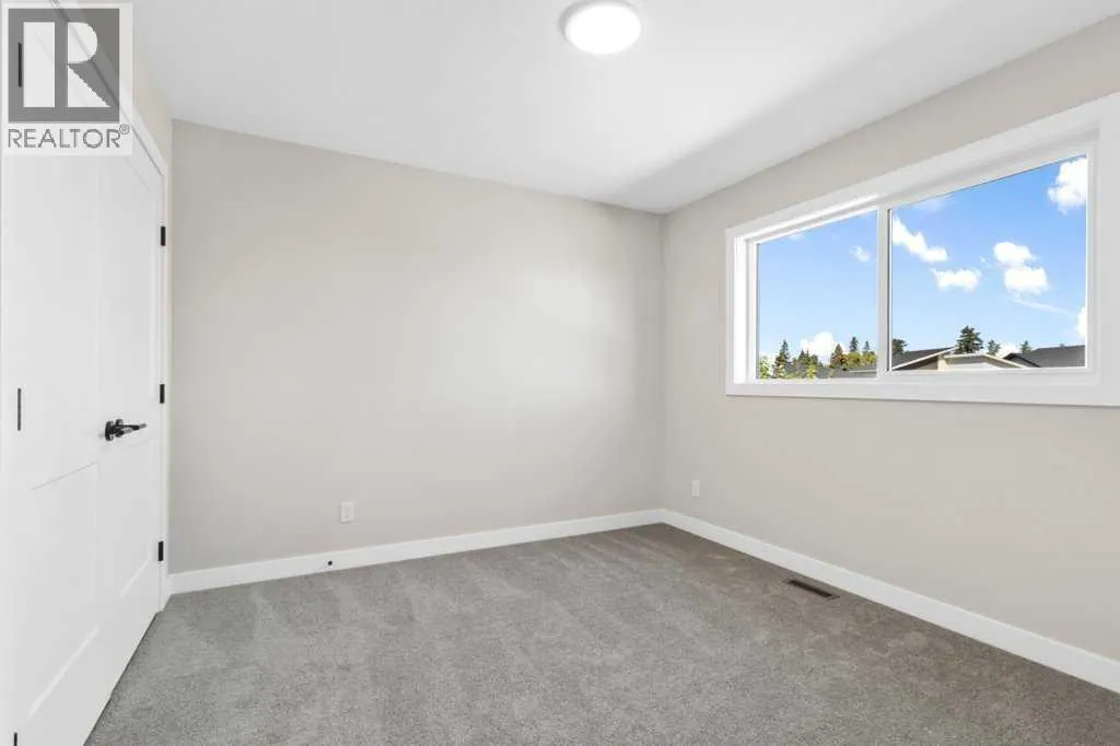 16 Eaton Crescent