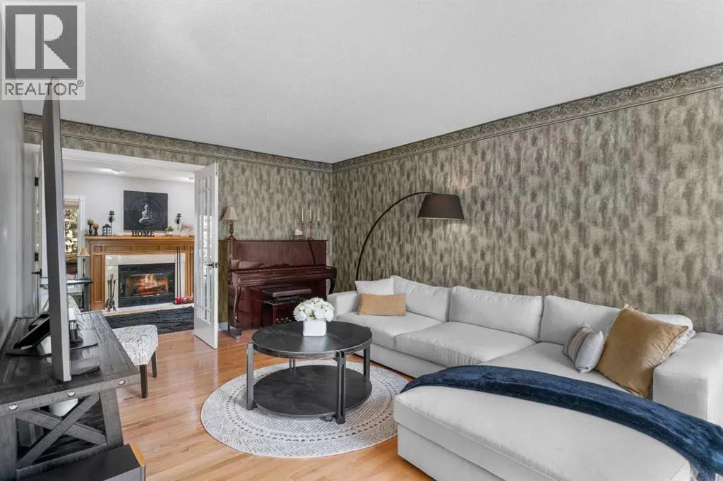 87 Shawnee Crescent SW