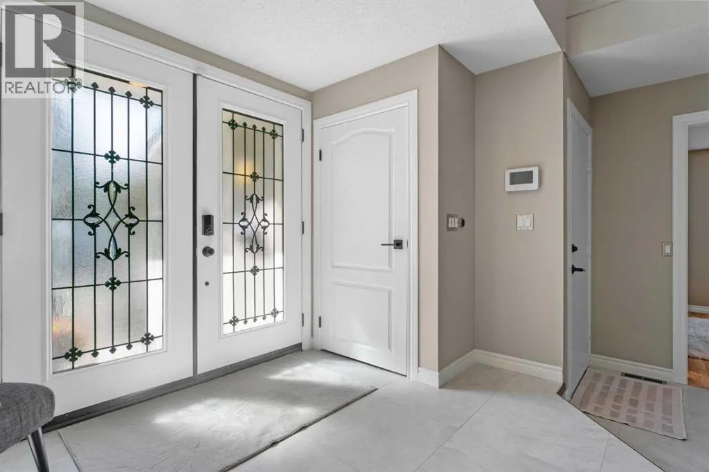 87 Shawnee Crescent SW