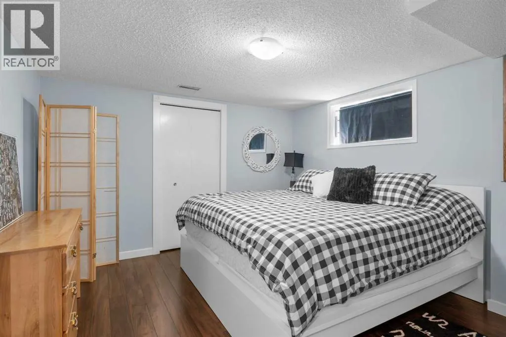87 Shawnee Crescent SW