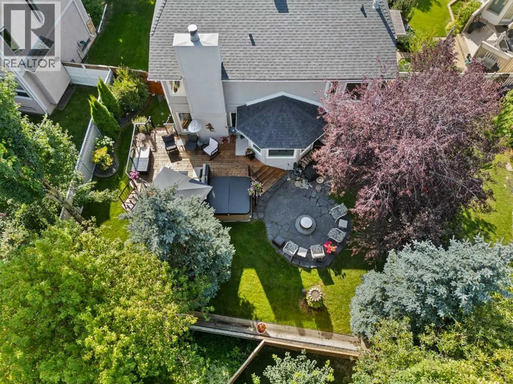 87 Shawnee Crescent SW