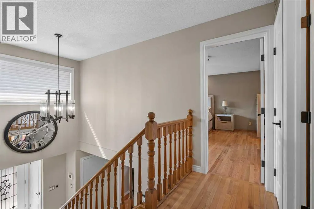 87 Shawnee Crescent SW