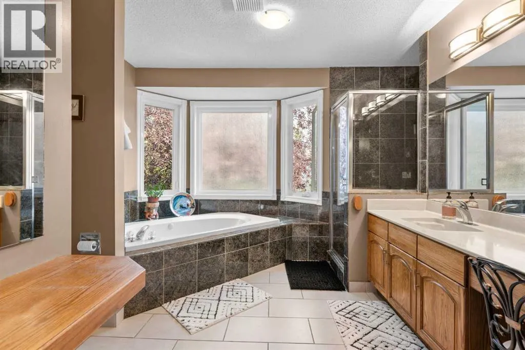 87 Shawnee Crescent SW