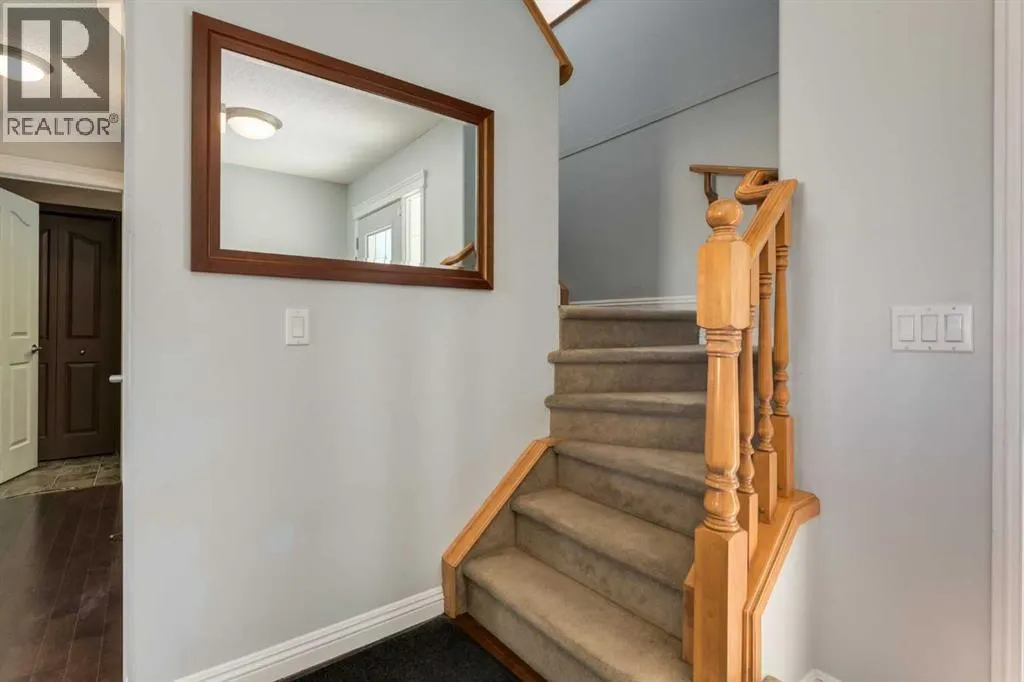270 Royal Oak Court NW