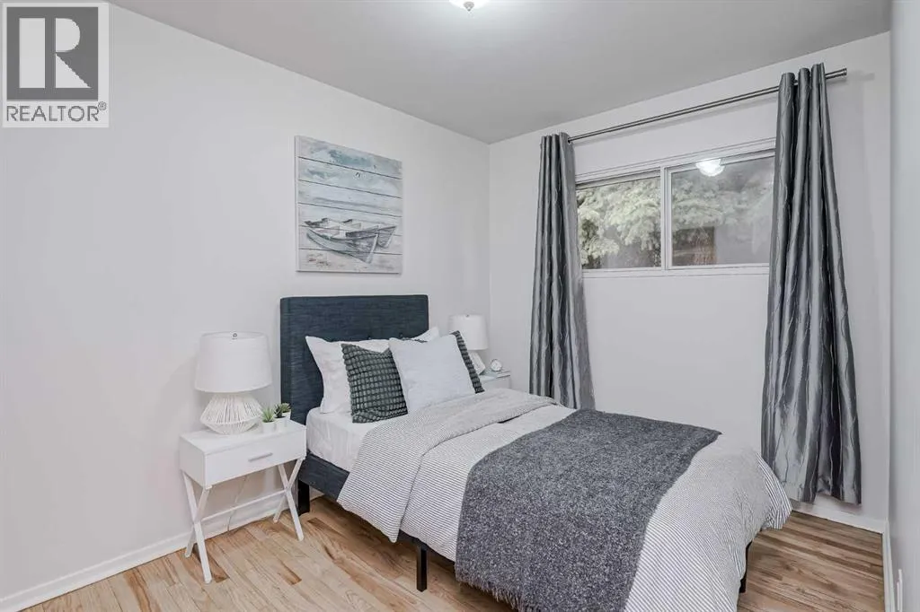 52 Hogarth Crescent SW