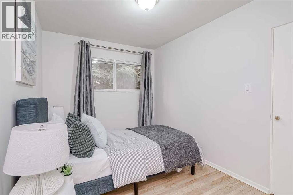 52 Hogarth Crescent SW