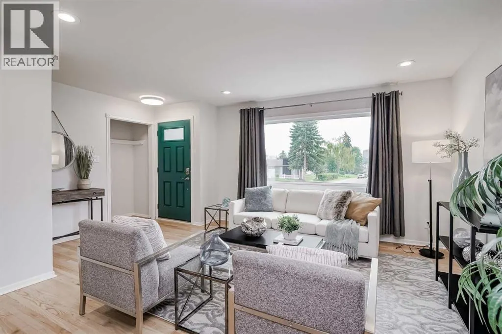52 Hogarth Crescent SW