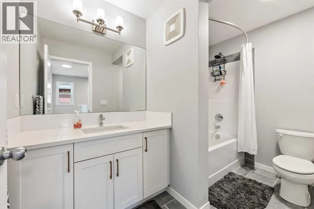 66 Magnolia Terrace SE