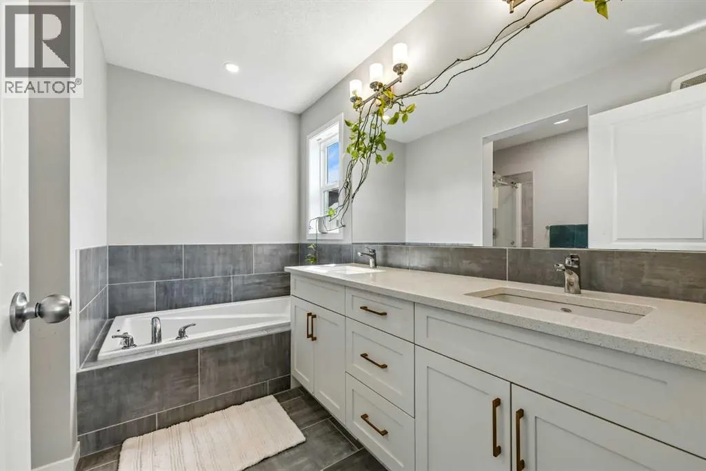 66 Magnolia Terrace SE