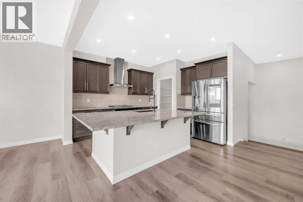 385 Corner Meadows Way NE