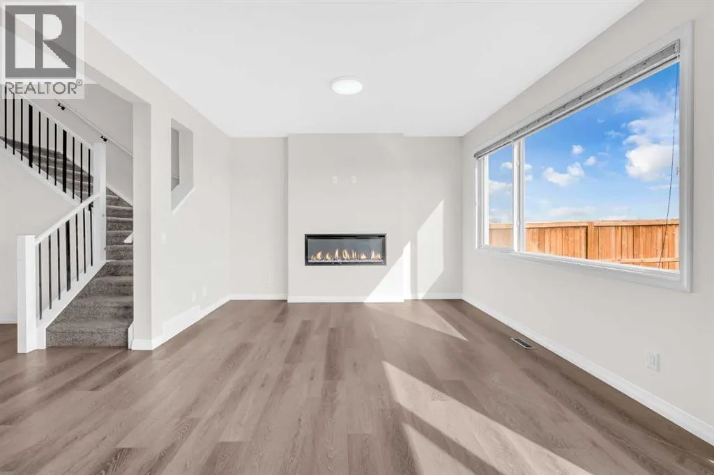 385 Corner Meadows Way NE